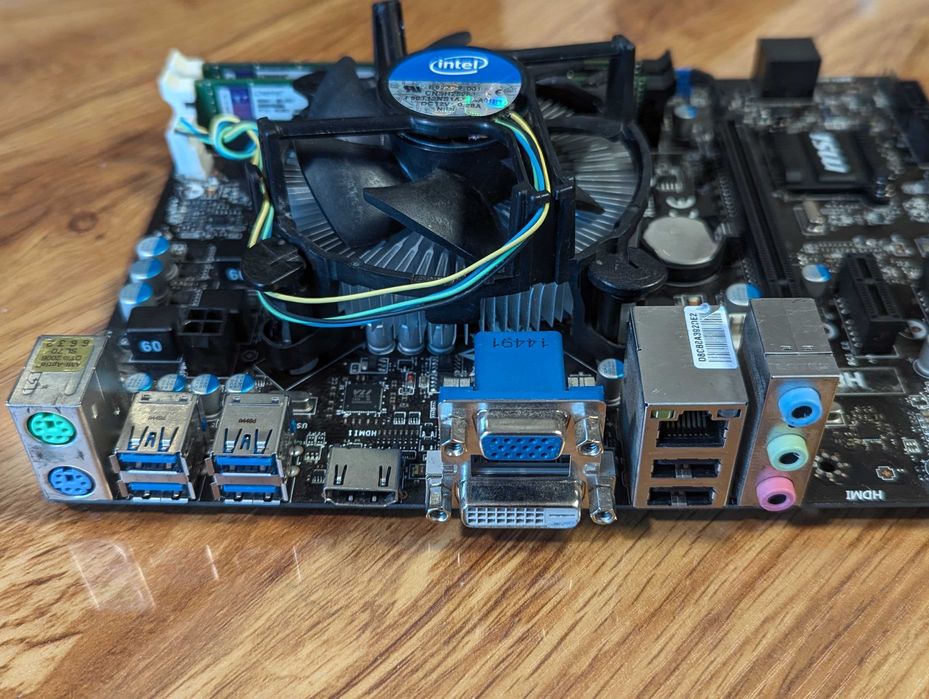 Комплект MSI h81m-e34 + Intel core i5-4460+8Gb ddr3 +кулер s1150