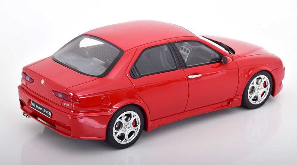 Model 1:18 Otto Alfa Romeo 156 GTA Sedan 2002 red OT1017