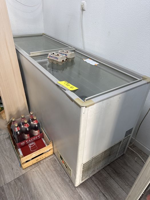 geladeira congelada / Fridge