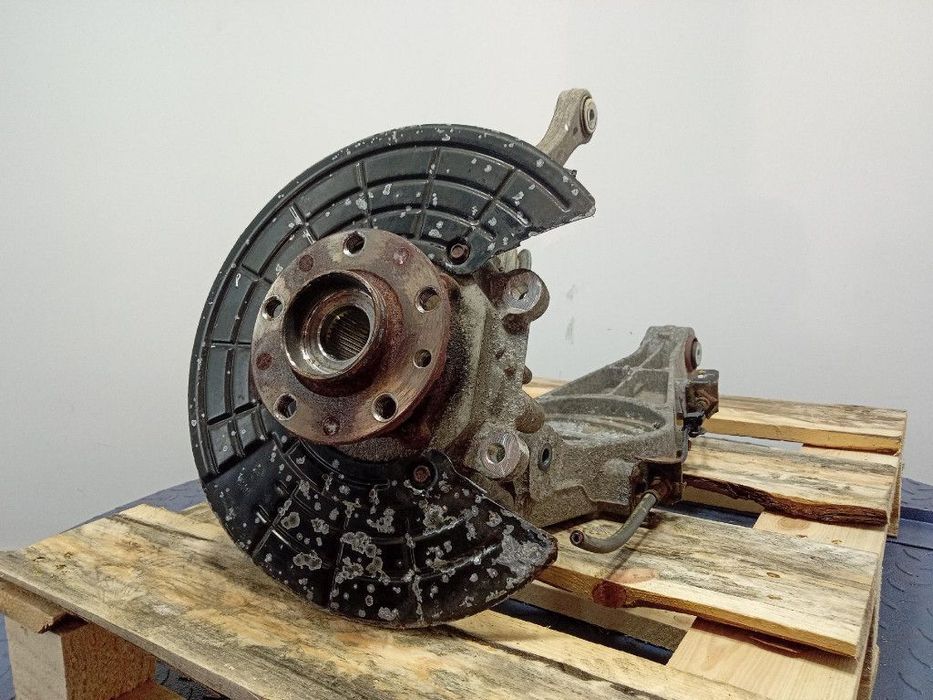 MASERATI LEVANTE ZWROTNICA TYŁ LEWA WAHACZE TYLNE  06700372390