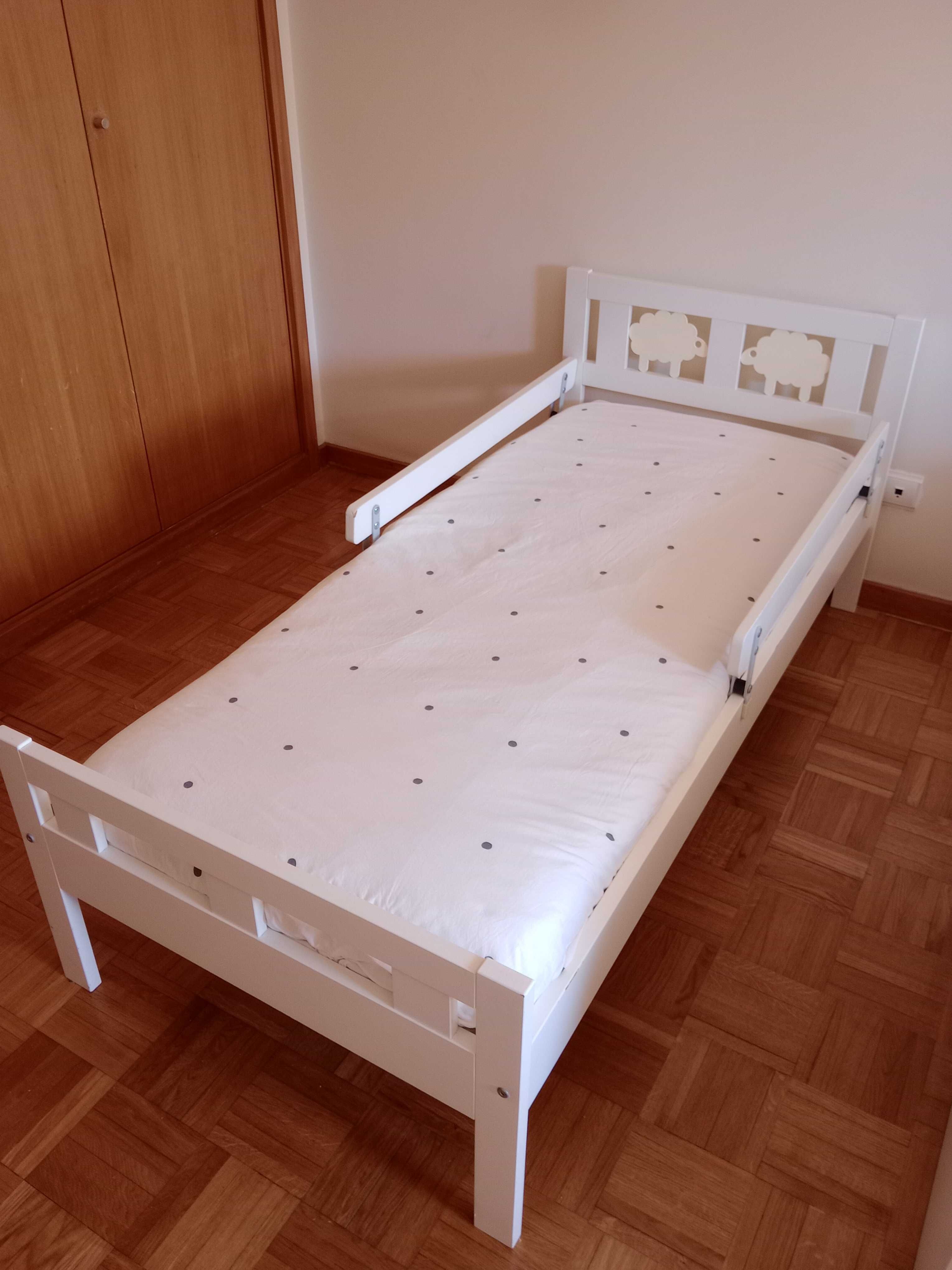 Cama criança branca com colchão
