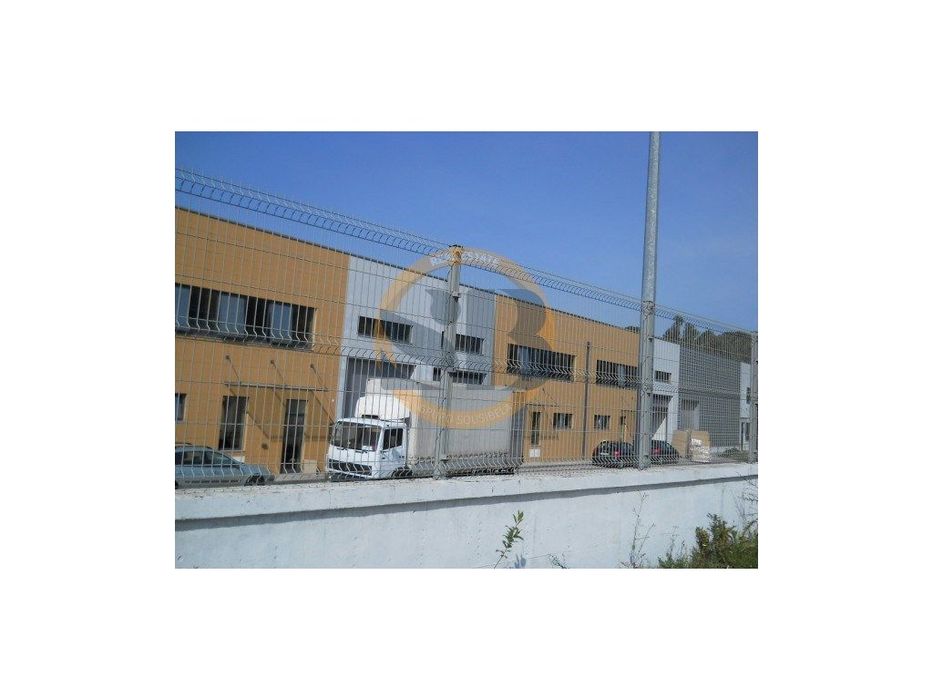 Armazém em Zona Industrial de Oliveira de Azeméis