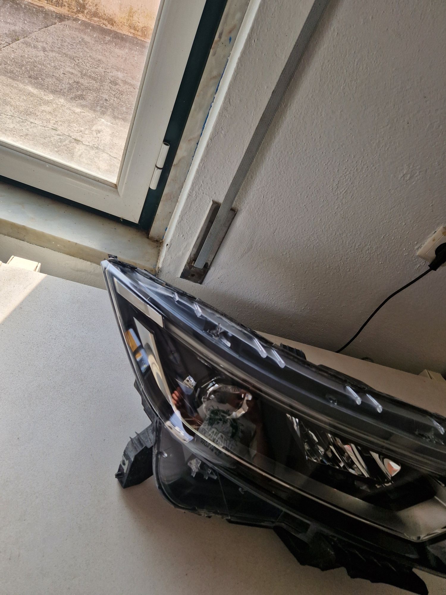 Farol dianteiro led e para choques da frente nissan qashqai 2020