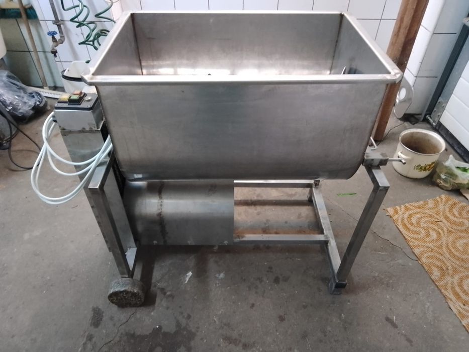 Mieszałka do wyrobów mięsnych poj.80 kg wsadu