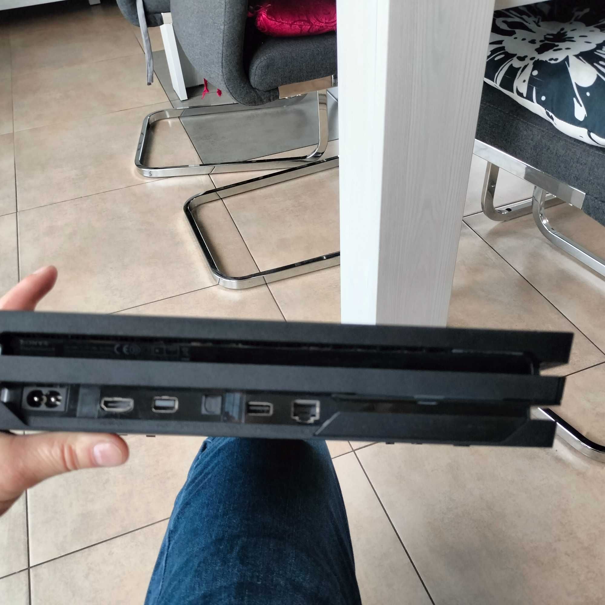 SONY Playstation 4 PRO 1TB