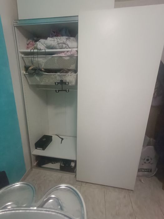 Roupeiro muito espaçoso