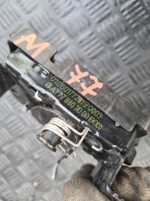 Mercedes A Klasa W177 zamek maski