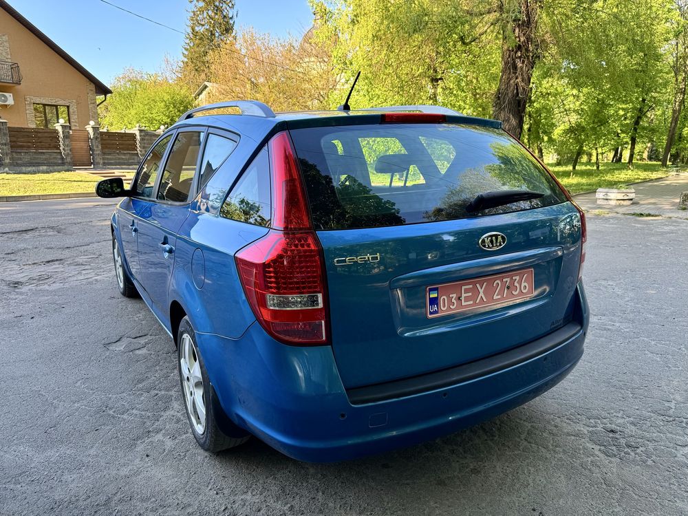 KIA Ceed 2012  хароший надійний автомобіль