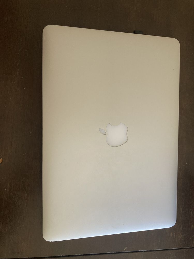 Apple Macbook Pro 13”