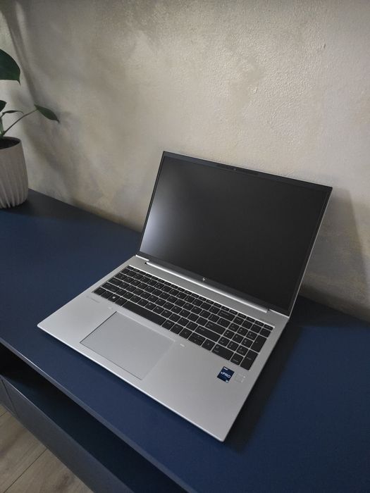 Laptop HP Elitebook 860 G9 i5-1250P/32GB/512/Win 11 Pro
