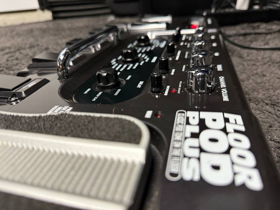 Line 6 Floor POD Plus гітарний процесор