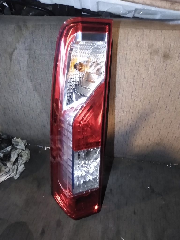 Lampa tył lewa wkład opel Movano B II Master 10- oryginał