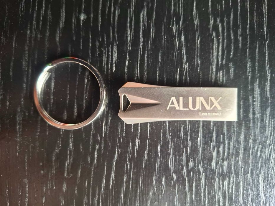 Pen USB 3.0 64 GB * NOVA *