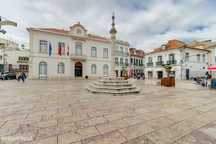 Oportunidade única, prédio centenário no coração de Vila Franca de Xir