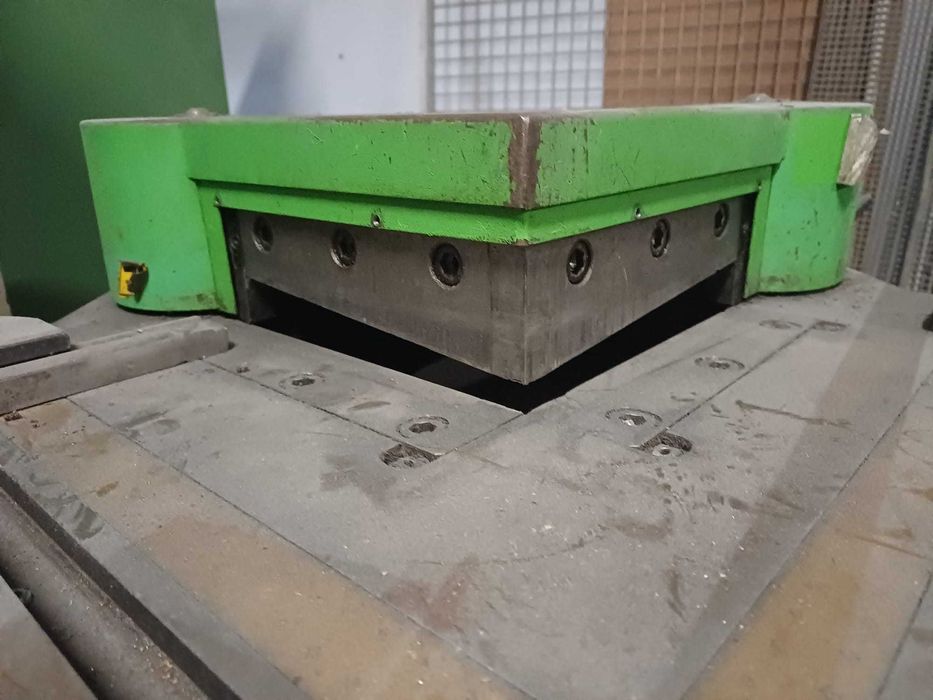 Máquina Corta Cantos ***RESERVADO***