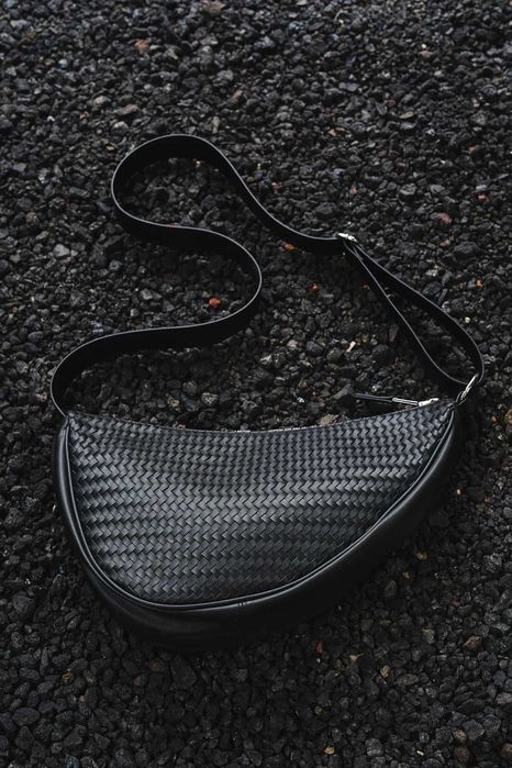 Pleciona torebka crossbody