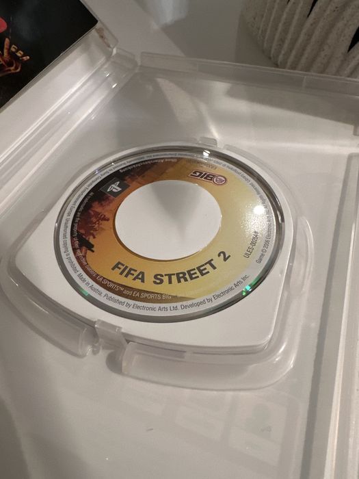 Gra PSP FIFA Street 2 + FIFA 12 + GRATIS!