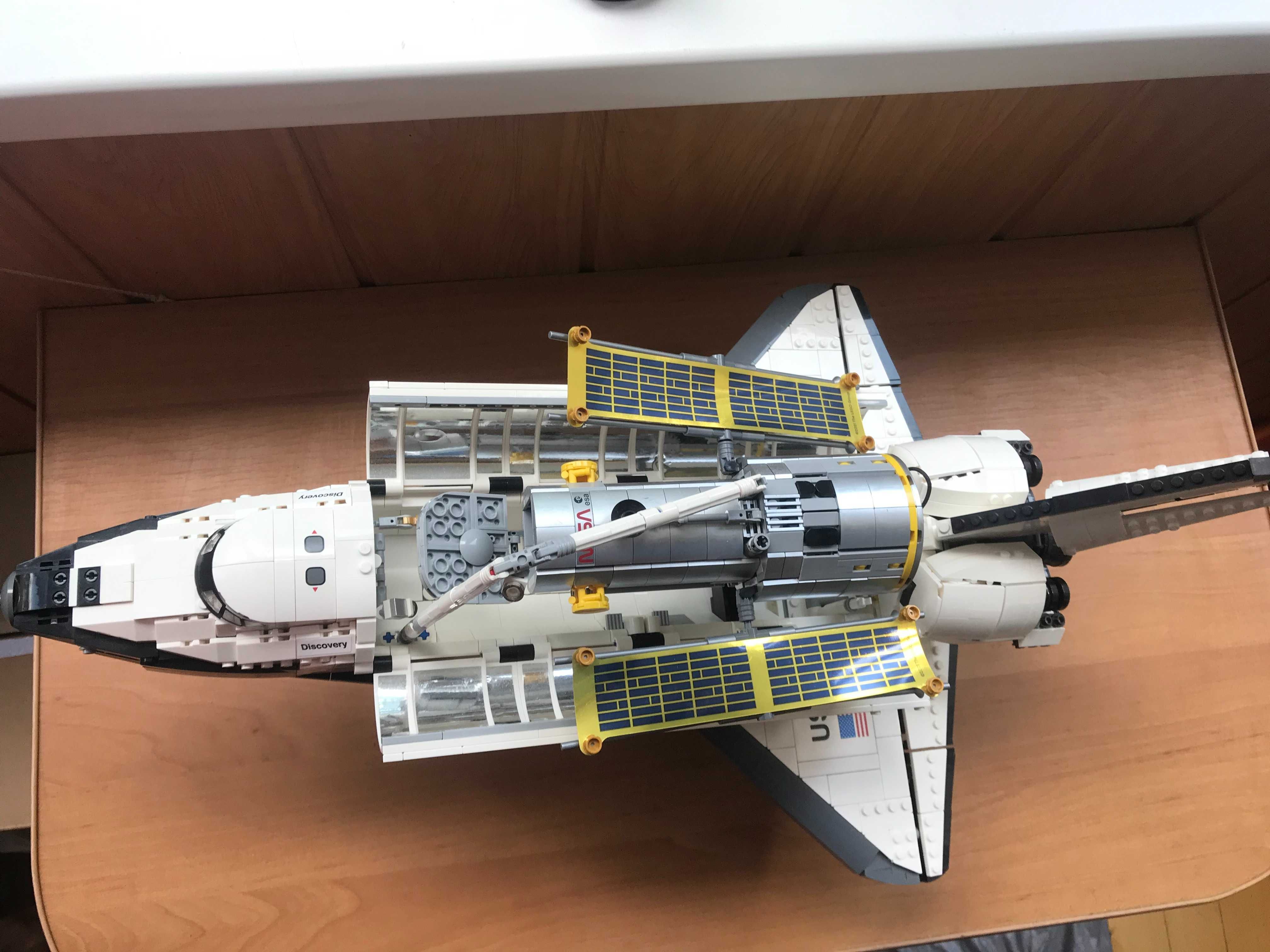 Конструктор ЛЕГО LEGO Icons Космічний шатл NASA Discovery (10283) Б/У