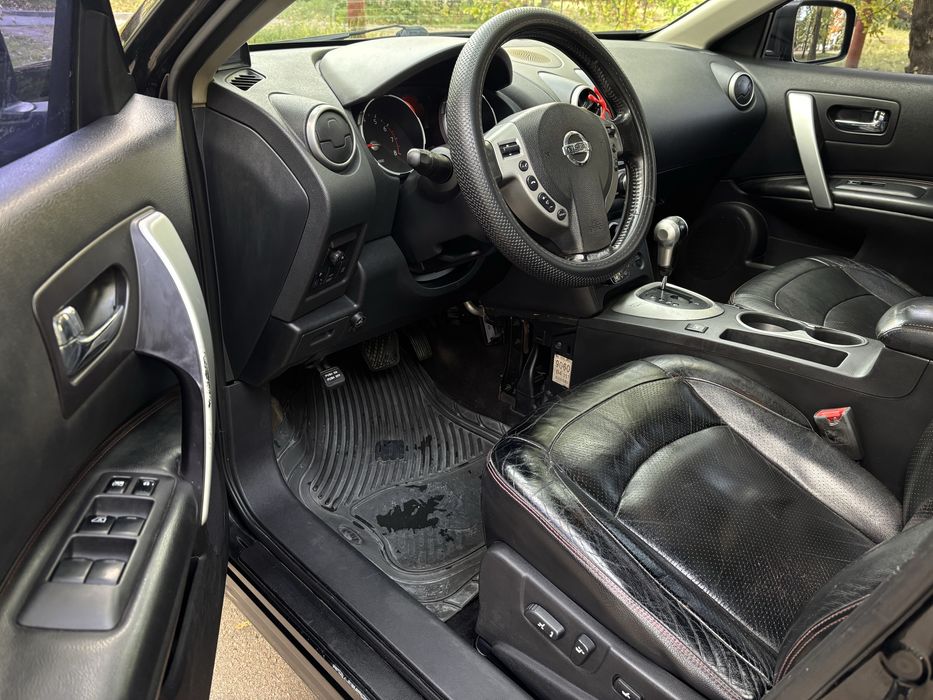 Nissan Rogue 2.5газ/бенз Автомат