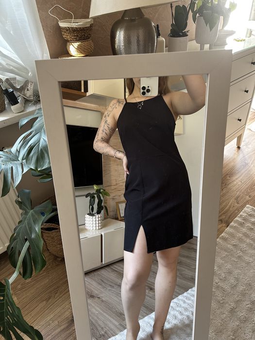 klasyczna czarna sukienka