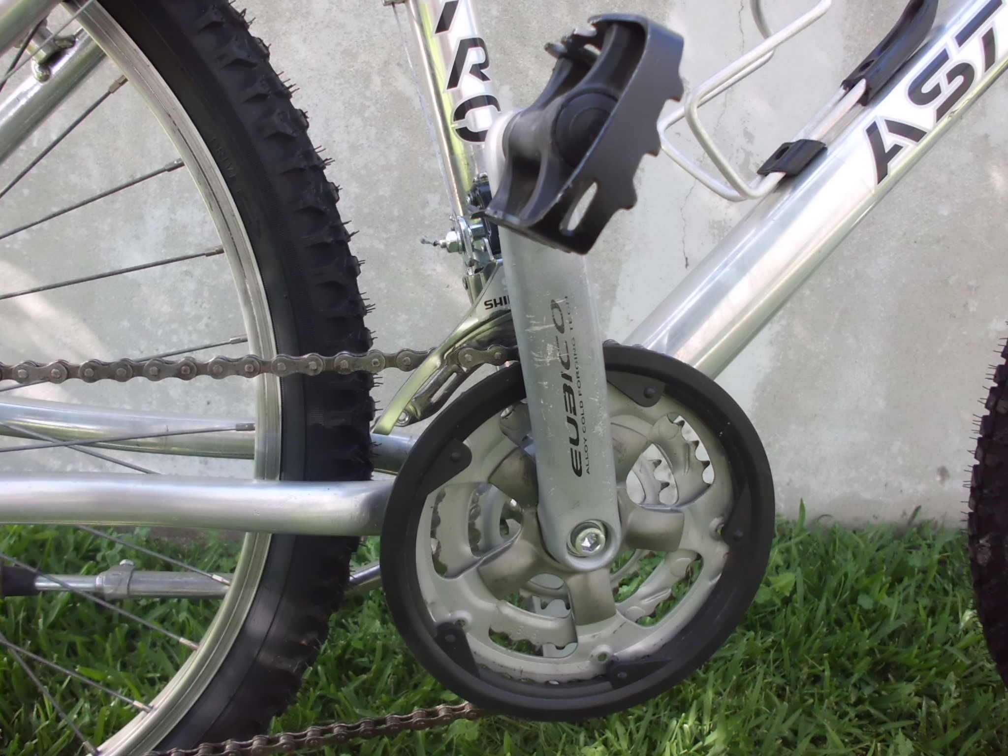 Bicicleta Astro em aluminio