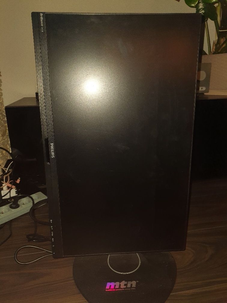 philips monitor brilliance 241b7Q