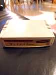 Pequeno switch 100Mbps 5 portas