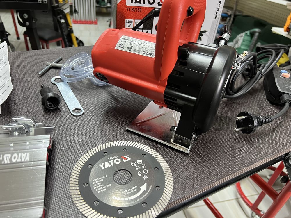 Плиткорез Плиткоріз YATO YT-82159 Подача воды + Заусовщик 45° + диск