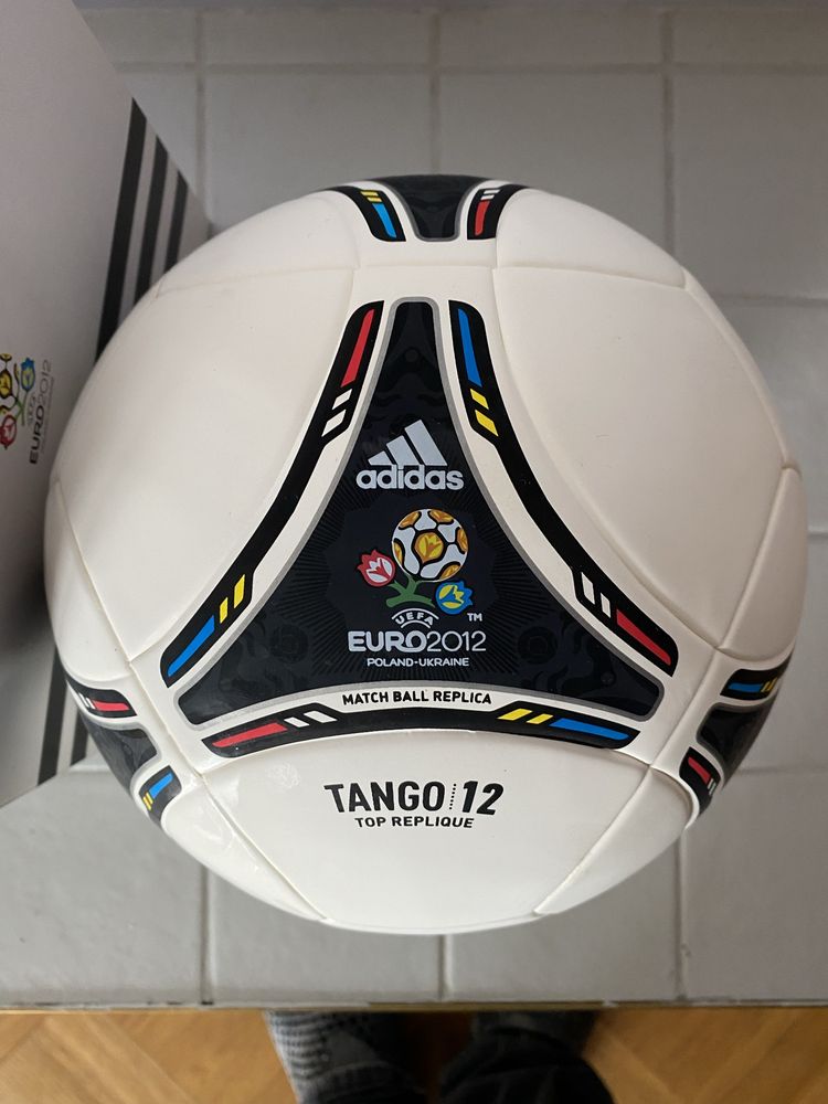 Piłka nożna Adidas Tango 12 EURO 2012