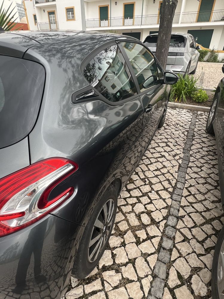Peugeot 208 1.6 HDi