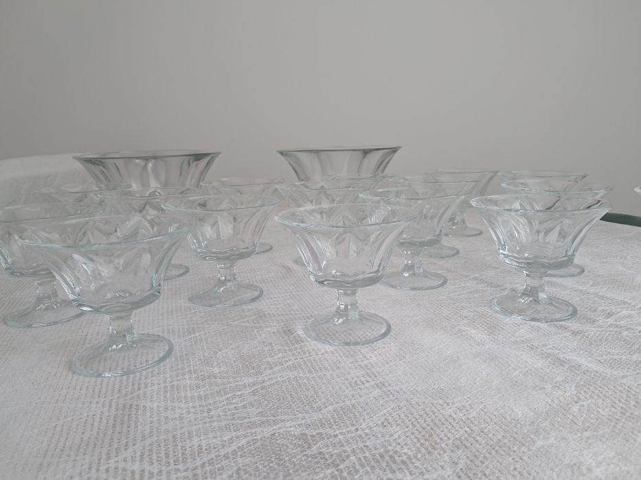 2 Taças Grandes e 16 Taçinhas Novo