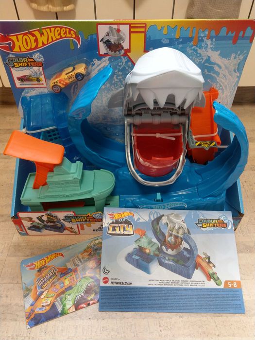 Ігровий набір Hot Wheels Зміни колір Голодна акула-робот (GJL12)