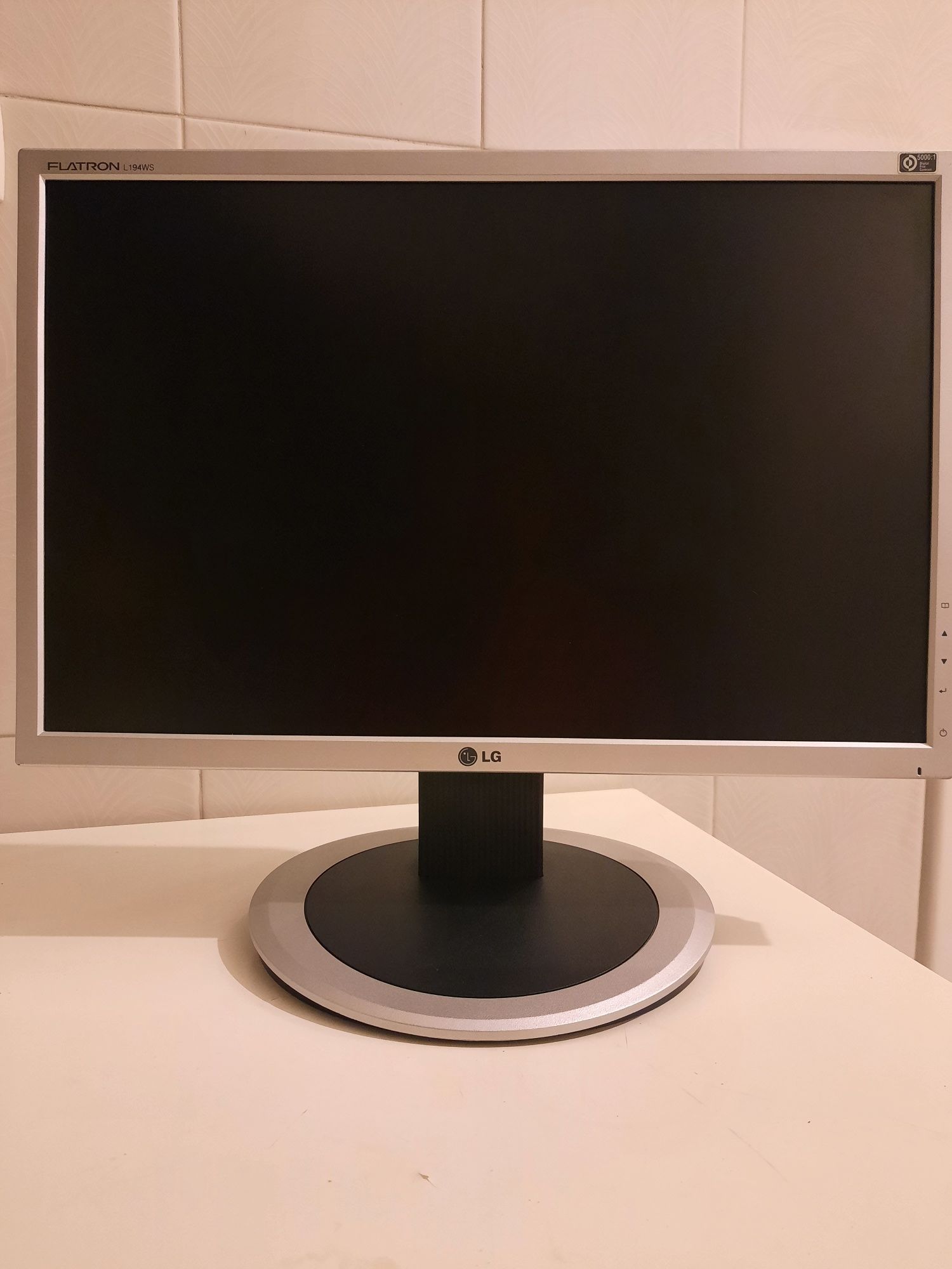 Monitor computqdor Widescreen LG flatron de 19 polegadas