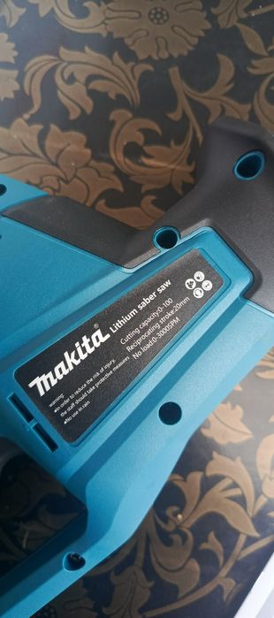 Сабельная пила makita новая