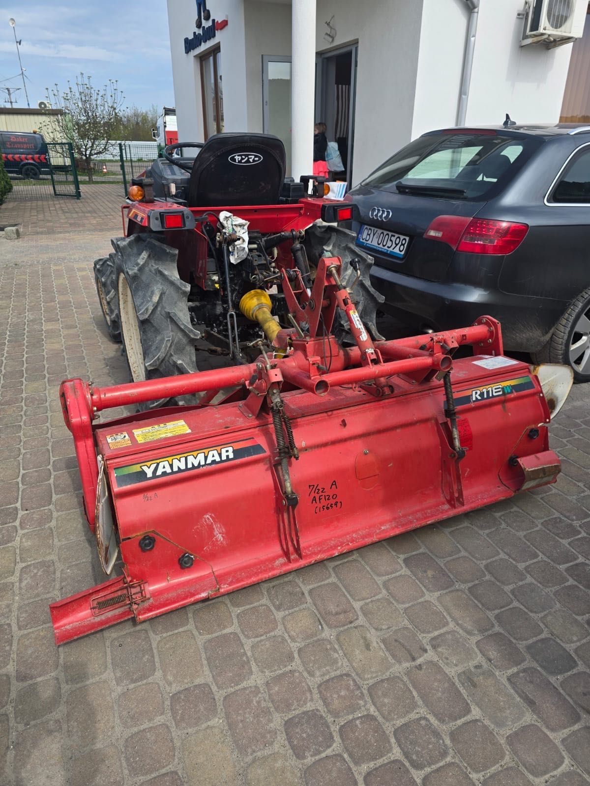 Traktor YANMAR F175 4x4 i glebogryzarka niski przebieg