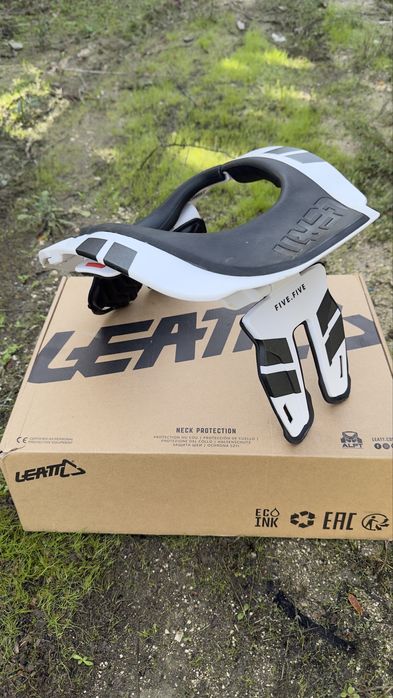 Leatt Brace 5.5 branco cervical