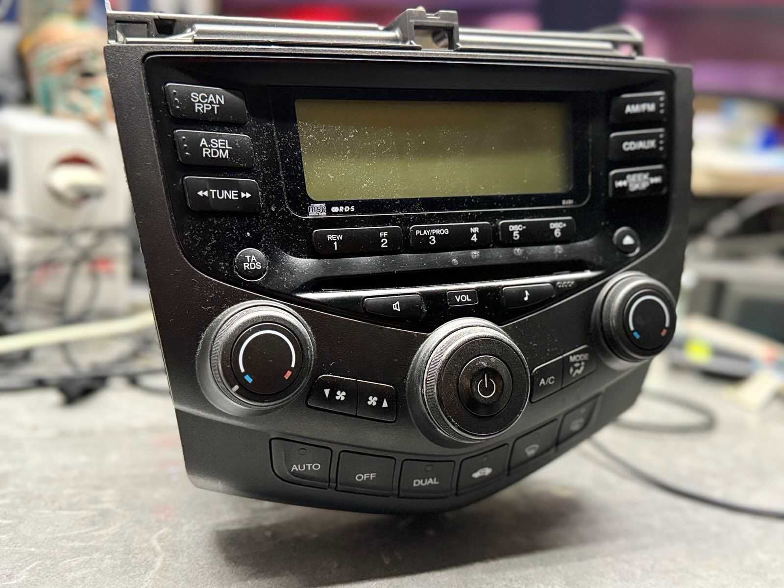 Fabryczne Radio Cd AC Honda Accord RG723RD