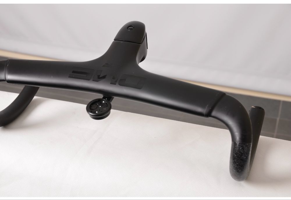 Kokpit, kierownica karbon ONE RR, szosowa, zintegrowana