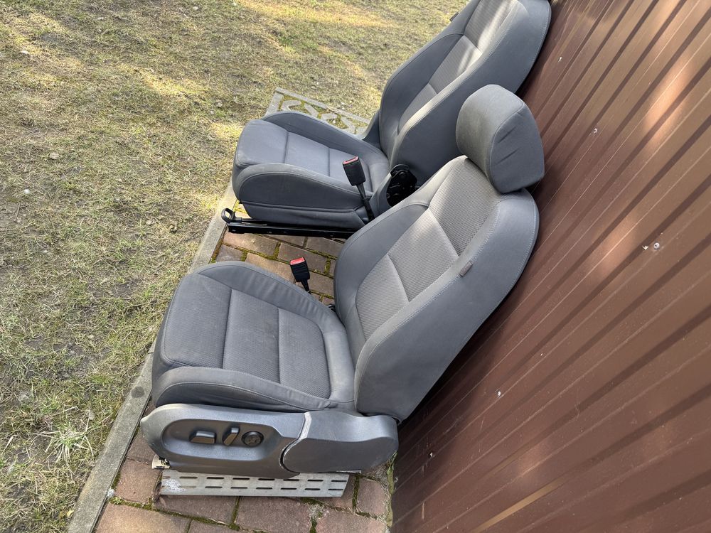 Fotele przód VW Golf 5 / Suzuki Vitara 1