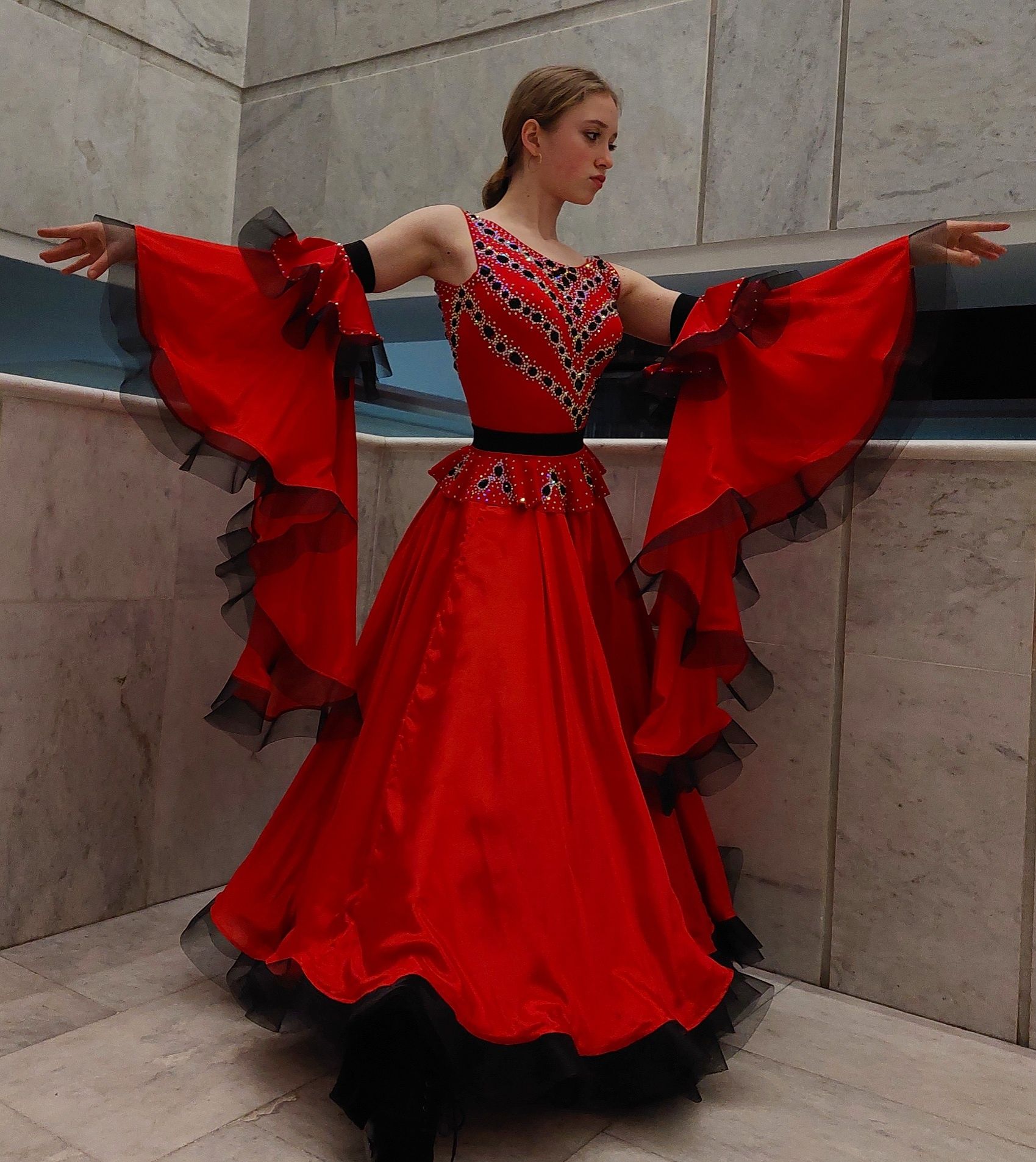 Шикарное красное платье стандарт на рост 160-170 см
