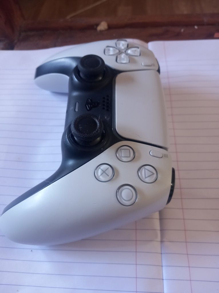 Playstation  5.  ,