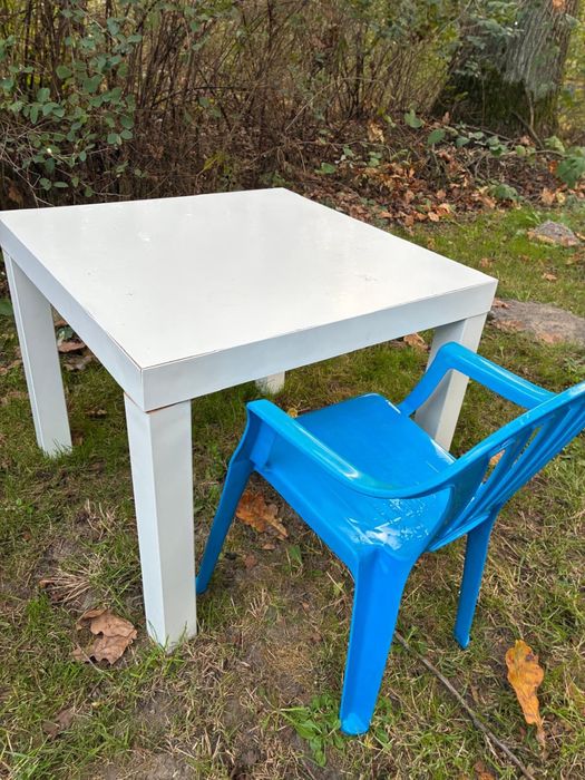 Zestaw dla dziecka stół IKEA LACK i krzesełko plastikowe