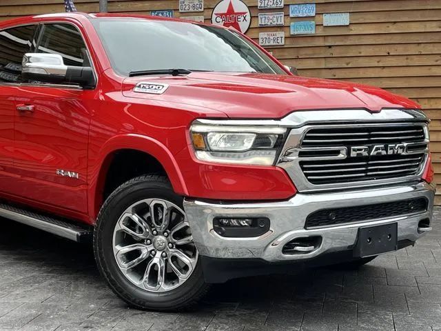 RAM 1500 RAM 1500 Laramie Crew Cab 4x4 RAMBOX | 5.7 V8 HEMI eTorque | Flame Red