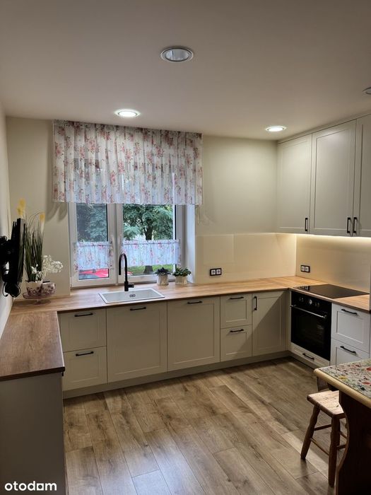 NOWOCZESNE MIESZKANIE 55 m² + GARAŻ w Blachowni – generalny remont