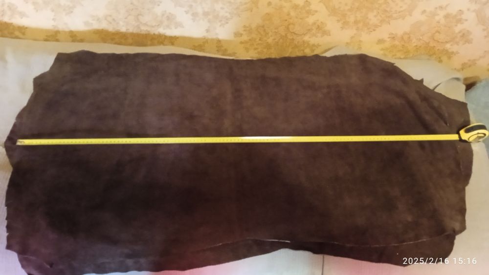 Продам шесть кусков кожа замша натуральная.