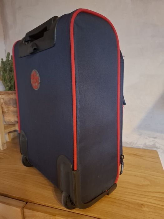 Walizka dziecięca Travelite wymiar kabinowy tanich linii lotniczych