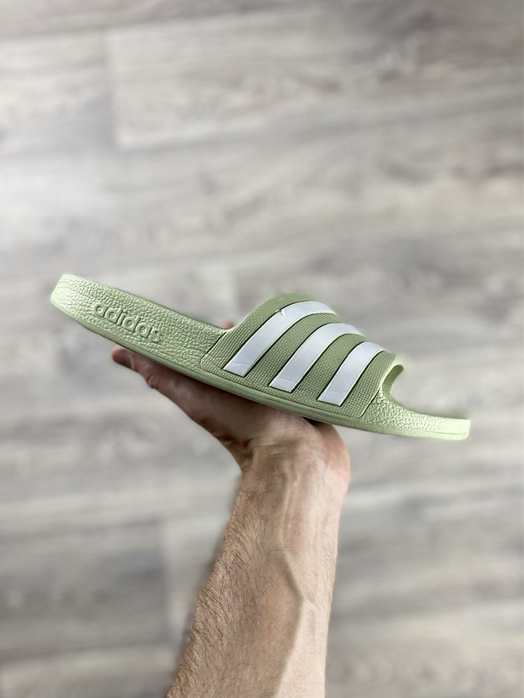 Adidas шлёпанцы тапочки 38 размер хаки оригинал