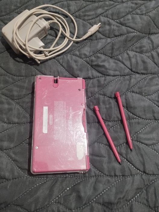 Nintendo DSi edição Rosa