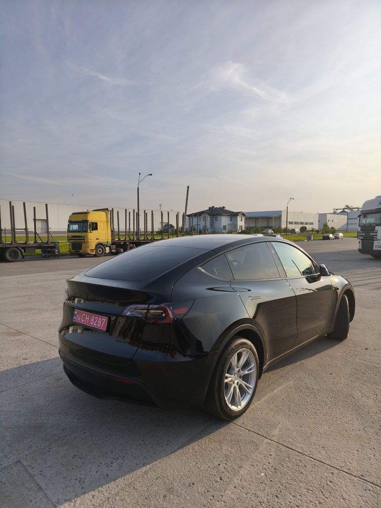 Tesla model Y Dual Motor Long Range