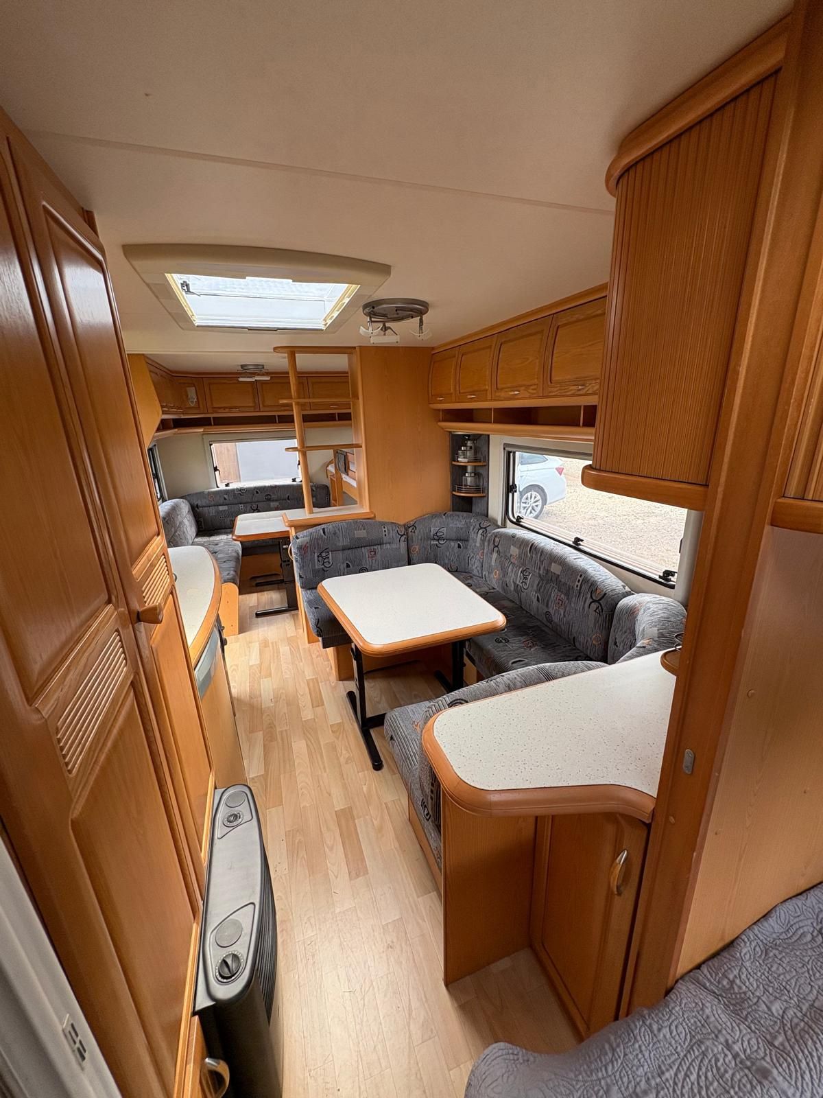 Przyczepa kempingowa Hobby Prestige KMFE 650